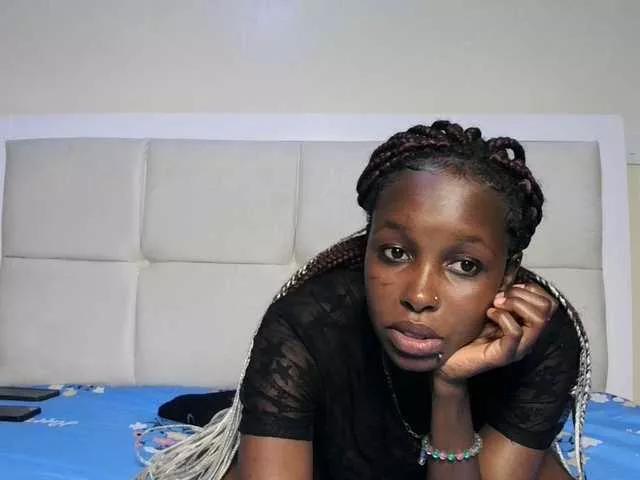 Mamaapussy from BongaCams
