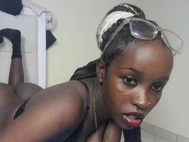 Mamaapussy from BongaCams