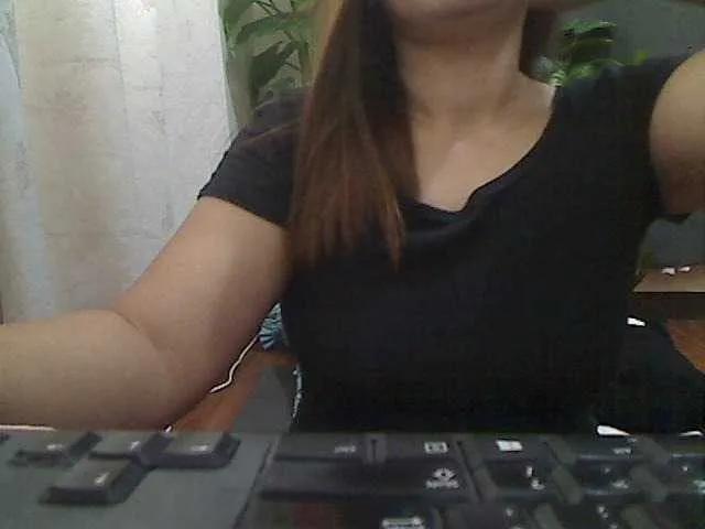 Mamajhaxx01 from BongaCams