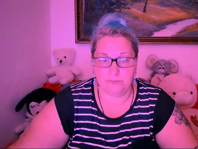 Marryaxx from BongaCams