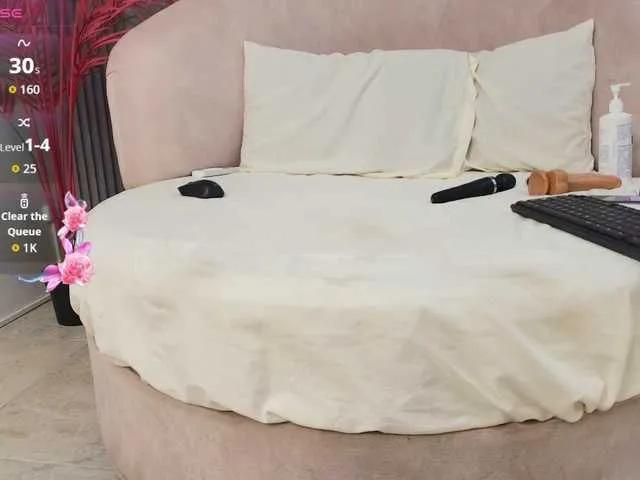 Maya-Baker from BongaCams
