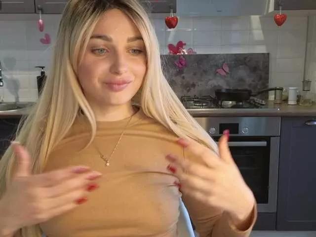 MellicaX from BongaCams