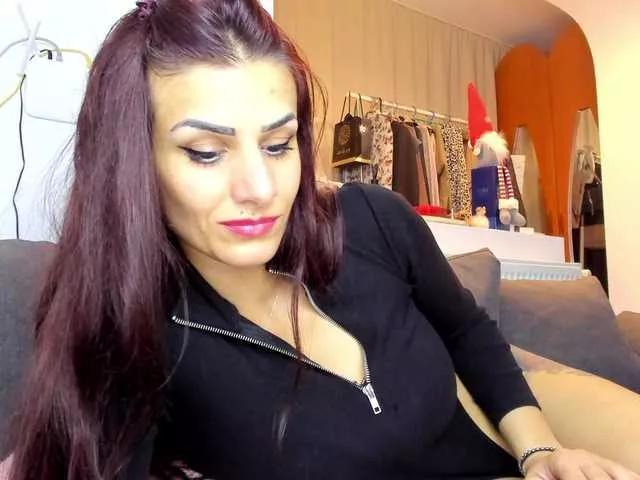 Milfchelle from BongaCams