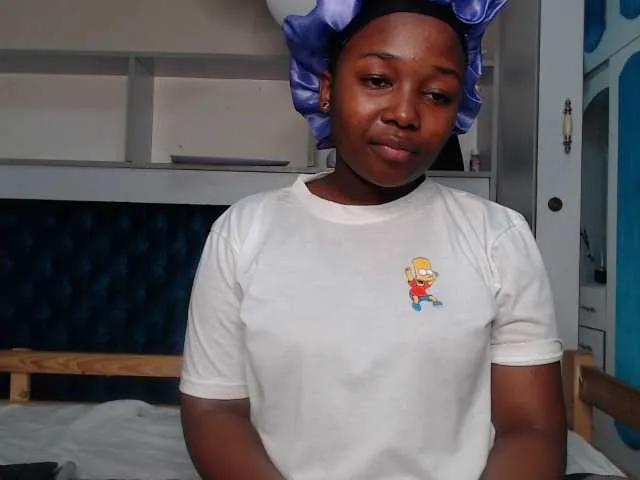 Minnie6879 from BongaCams