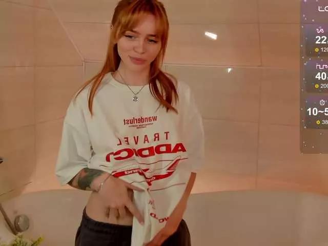 MissRedFox from BongaCams