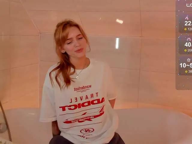 MissRedFox from BongaCams