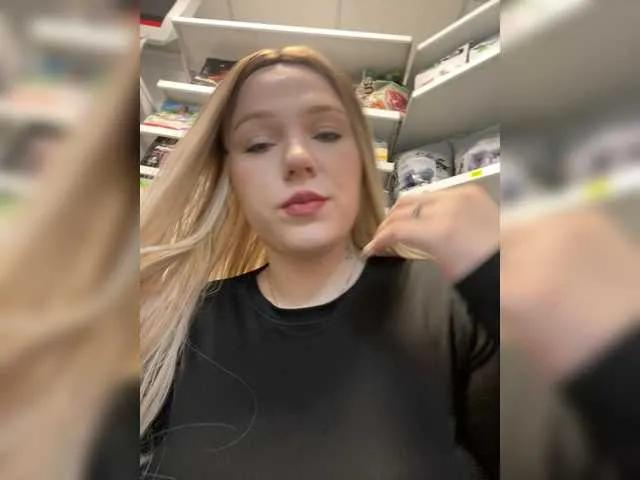 Monna-Krrrista from BongaCams