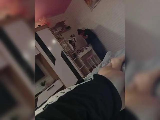 Niki233221 from BongaCams