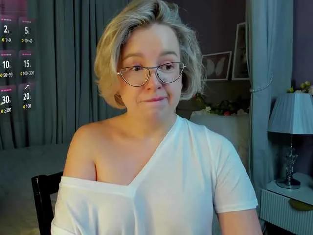 Nikki-Kai from BongaCams