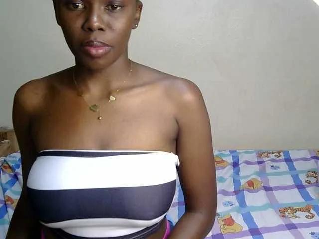 PetiteDesiree from BongaCams