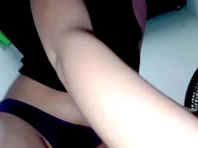 PetiteIvoryqueens from BongaCams is Freechat