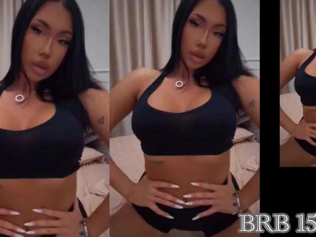 qsstess from BongaCams