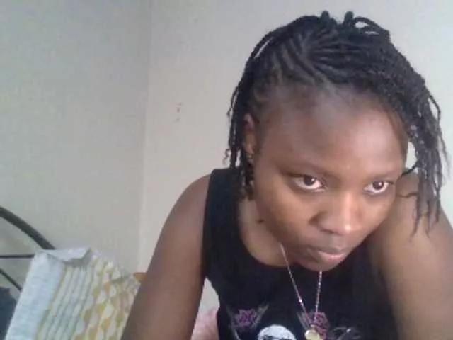 Queen-ebony2 from BongaCams