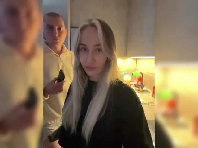 QueenKing from BongaCams