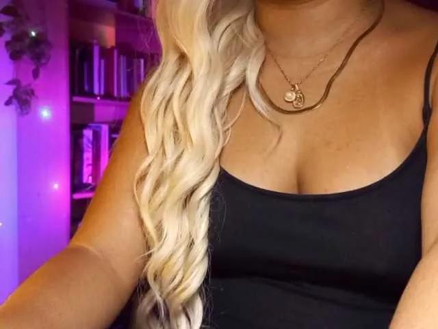Queensativa from BongaCams