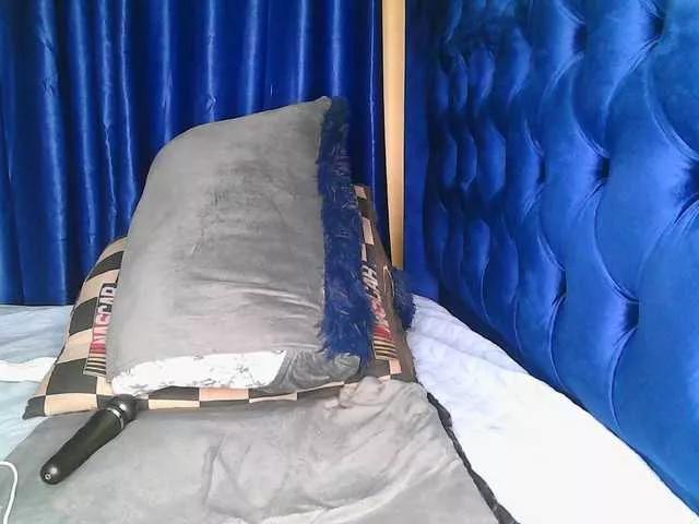 Queenshaz1 from BongaCams