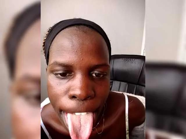 QueenTerry from BongaCams