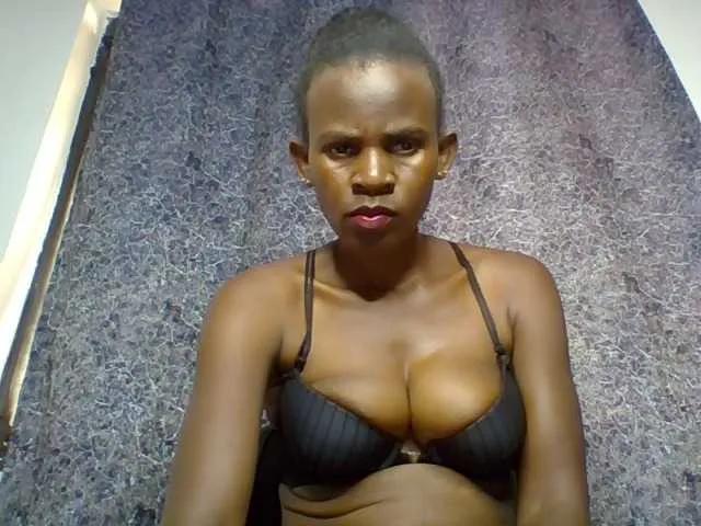 Queenyann from BongaCams