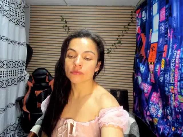 rosse2504 from BongaCams