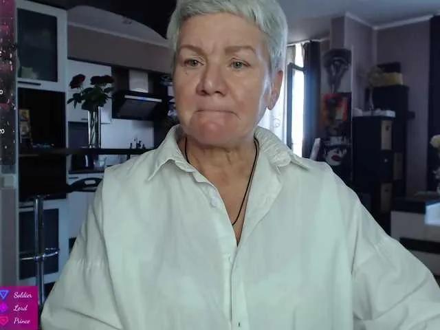 Roxana-brooks from BongaCams