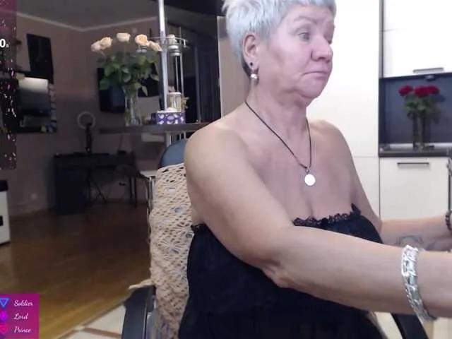 Roxana-brooks from BongaCams