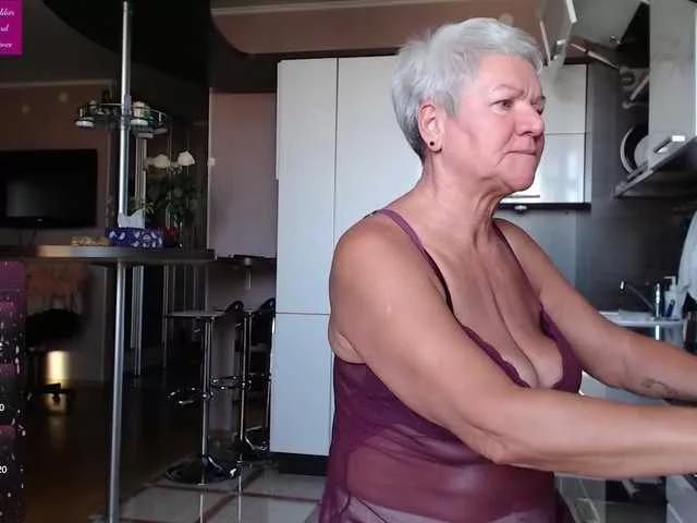 Roxana-brooks from BongaCams