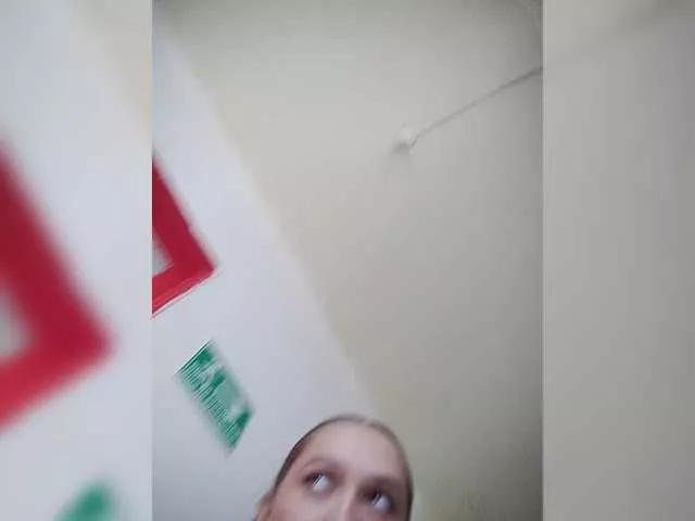 Samantha-12 from BongaCams