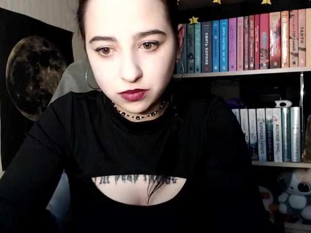 Sarah-Dumont from BongaCams