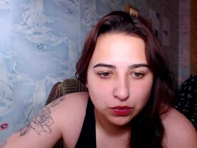 Sarah-Dumont from BongaCams