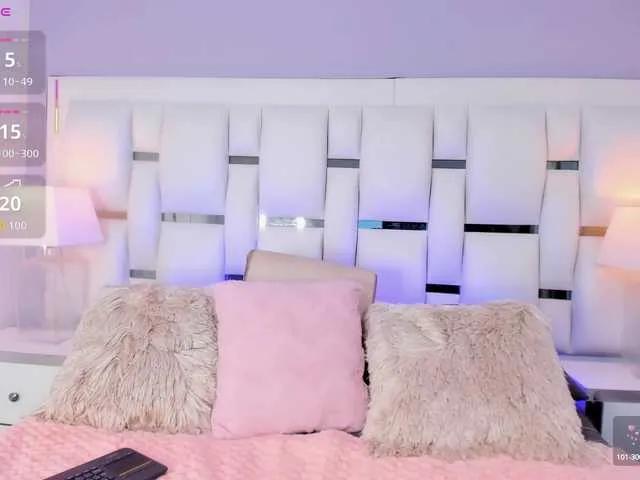 SarahBell from BongaCams