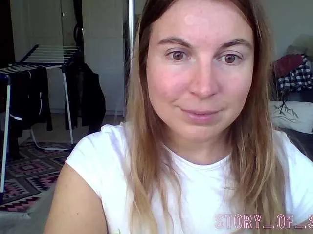 Sarahrose from BongaCams