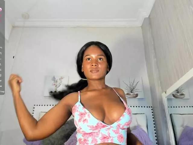 SashaLuxx from BongaCams