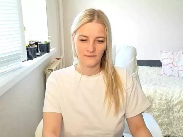 Sashanew77 from BongaCams