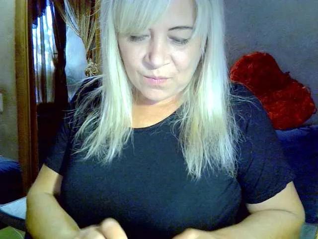 Savan35na from BongaCams