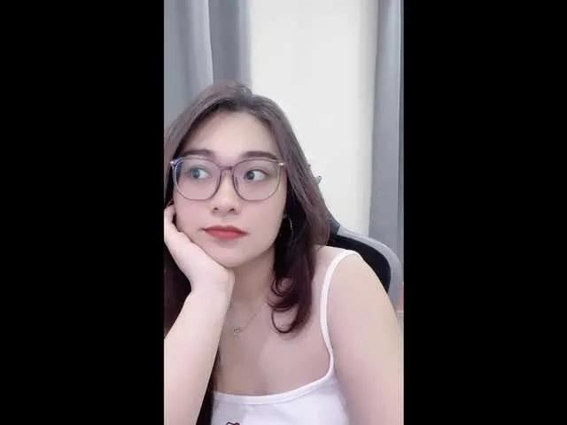 Selena295 from BongaCams