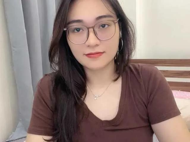 Selena295 from BongaCams