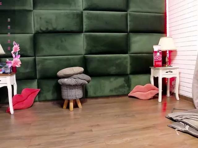 SelenSummer from BongaCams