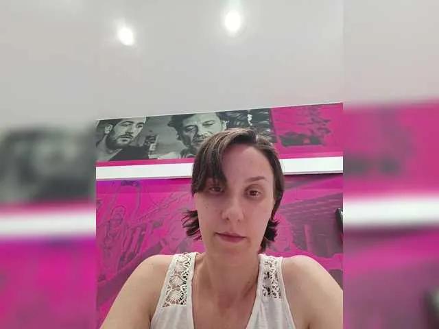 Selletys from BongaCams