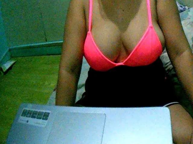 Sizzlinghotpussy from BongaCams
