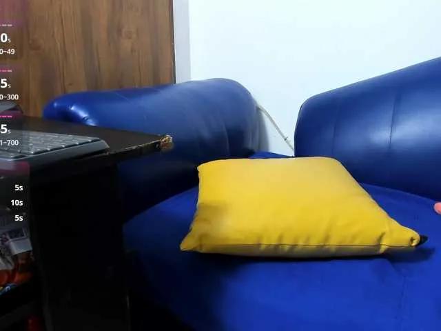 Skinny-Mature from BongaCams