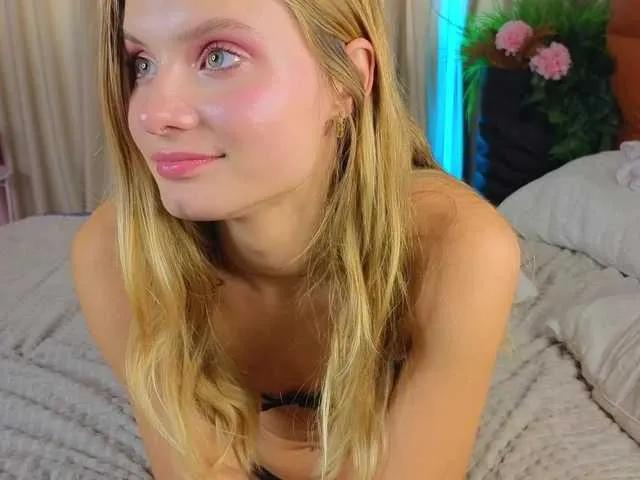 SoftBliss from BongaCams