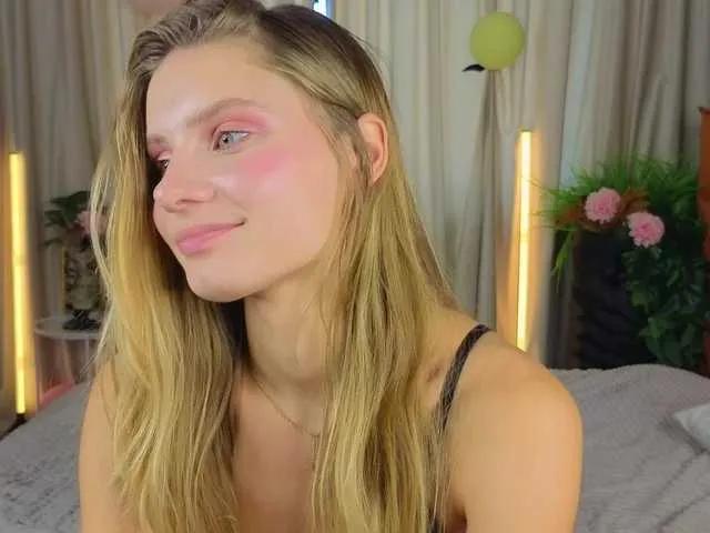 SoftBliss from BongaCams