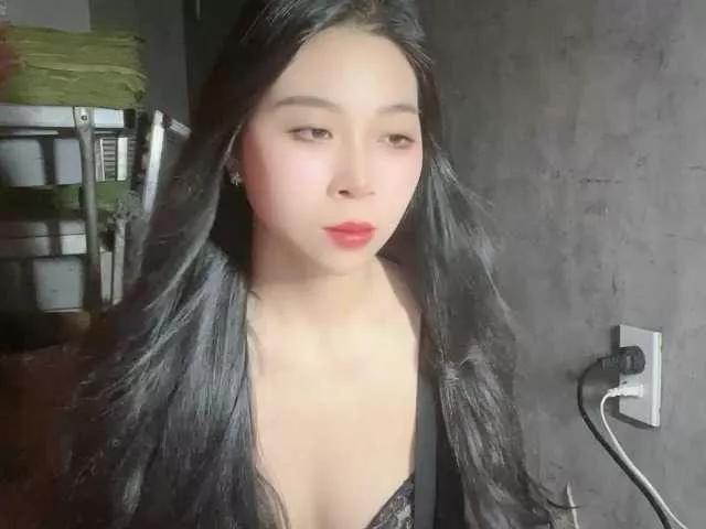 Strawberry18 from BongaCams