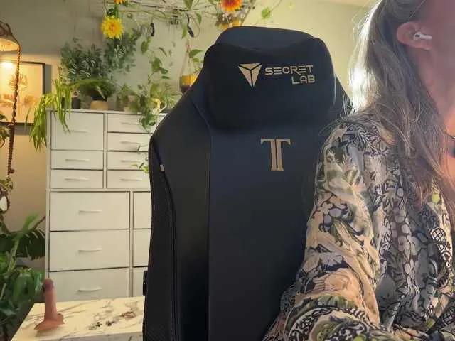 Sunnie-dayz from BongaCams