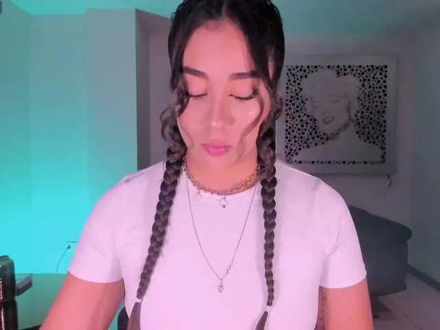 SussyBell from BongaCams