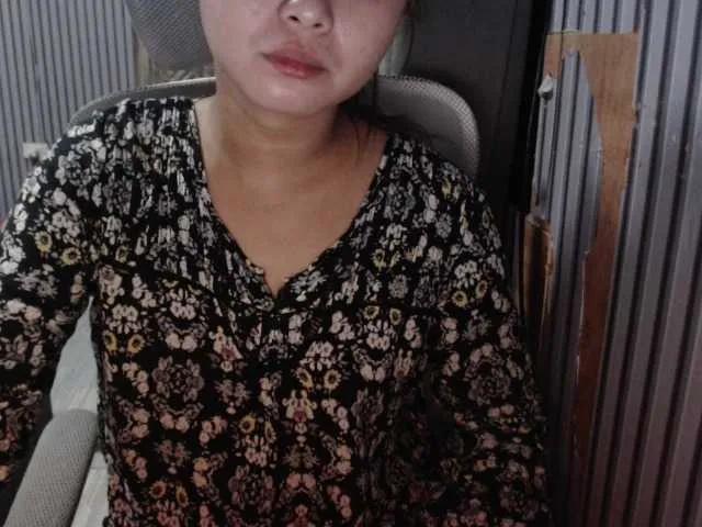 Sweetdreamslea from BongaCams