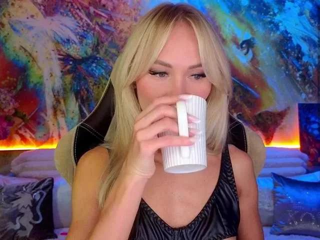 SweetGerl00 from BongaCams