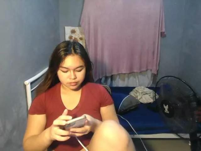 Sweetiepiee from BongaCams