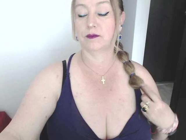 sweetsalo from BongaCams