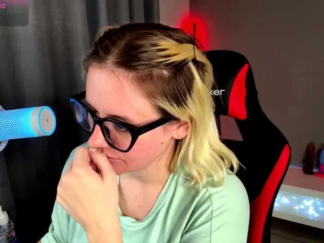 Sweetshyann111 from BongaCams